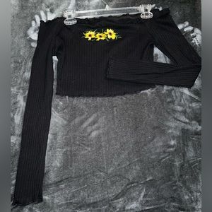 Black sunflower long sleeve crop top
